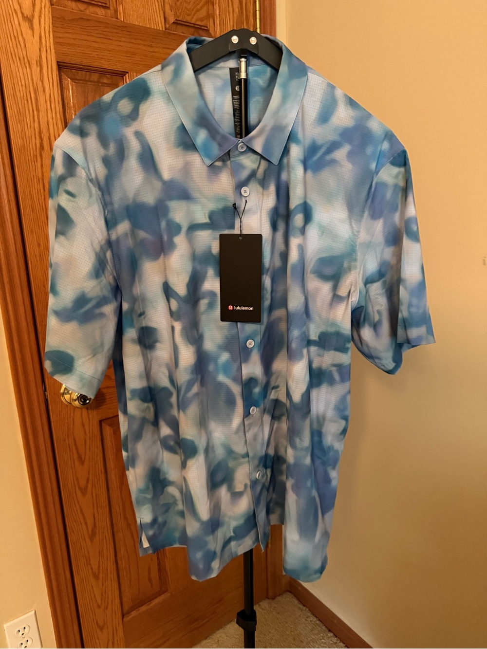 lululemon athletica Blue and White Short Sleeve Button-Down Shirt